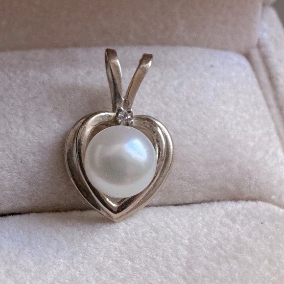 ✨Stunning Vintage 14K Yellow Gold, Pearl and Diamond Charm for Necklace/Bracelet - Picture 8 of 13